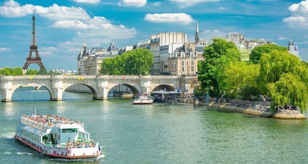 Paris : chambre double ou supérieure option petit-déjeuner