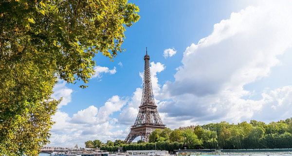 Paris 15ᵉ : chambre double avec petit-déjeuner en option
