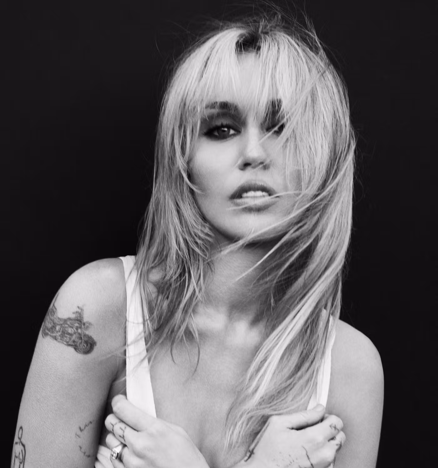 Miley Announces New Album & A Return To The Stage