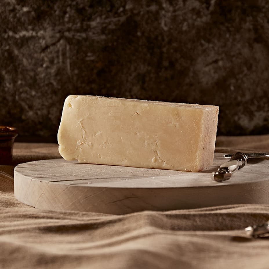 Ise Of Mull Cheddar
