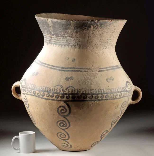 Huge Chinese Xindian Culture Painted Jar, Gansu