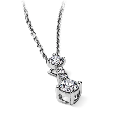 Diamond pendant necklace in white gold with round brilliant-cut stones.