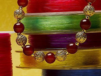 How to Finish Elastic Bracelets