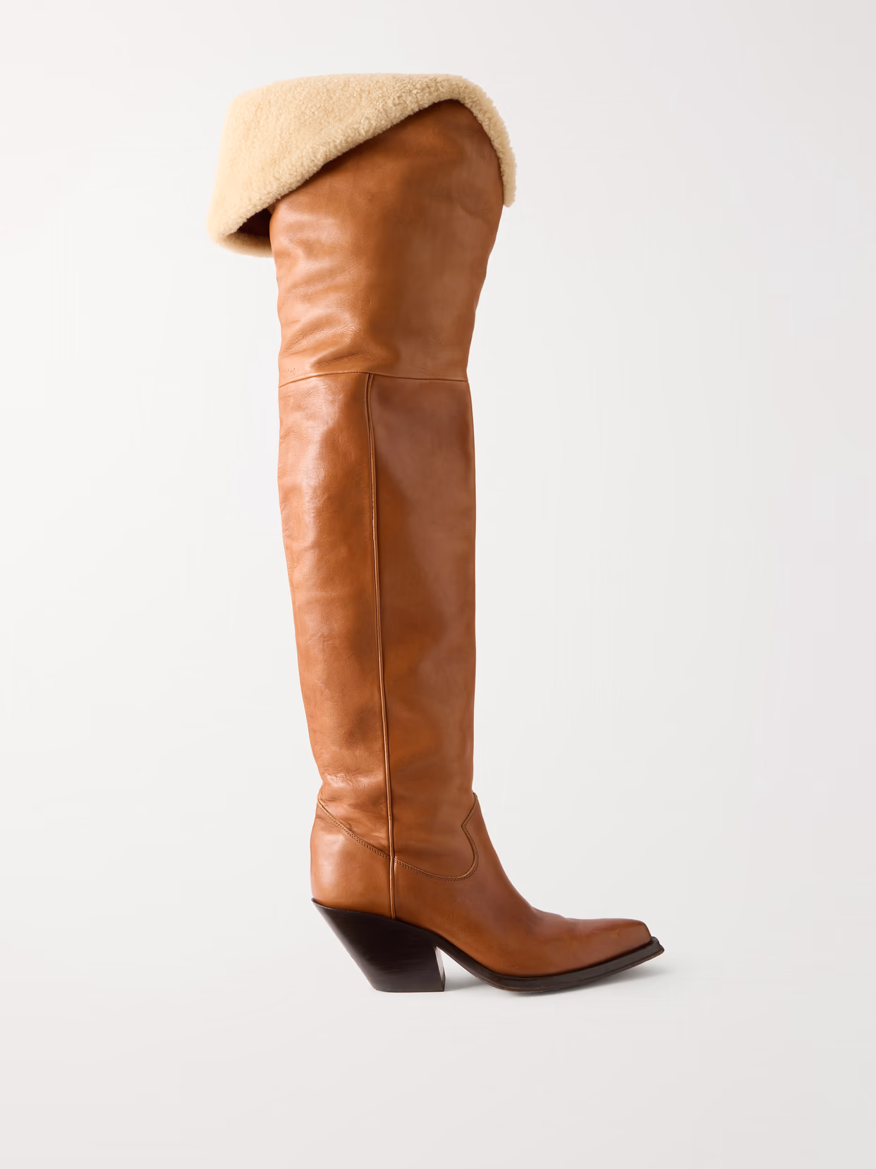 CHLOÉ