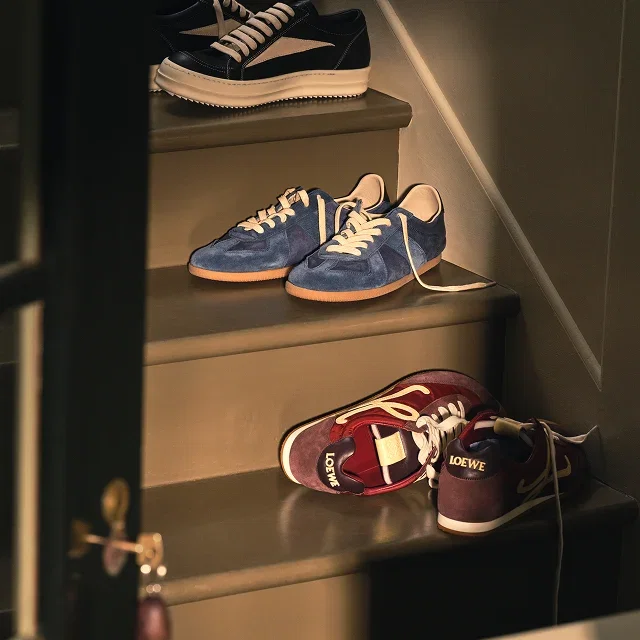 sneakers