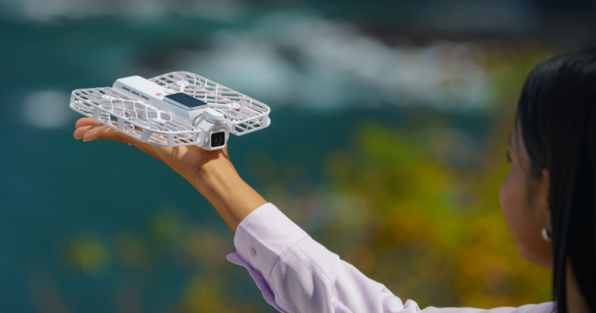 HOVERAir VERSA: This Pocket Camera Can Fly