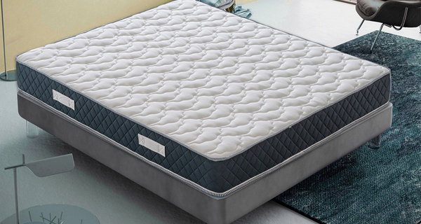 Matelas avec feuille de mousse à mémoire de forme