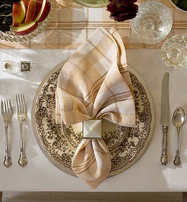 SHOP TABLE LINENS