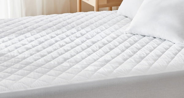 Protège-matelas imperméable rembourré Aloe Vera de Pikolin Home