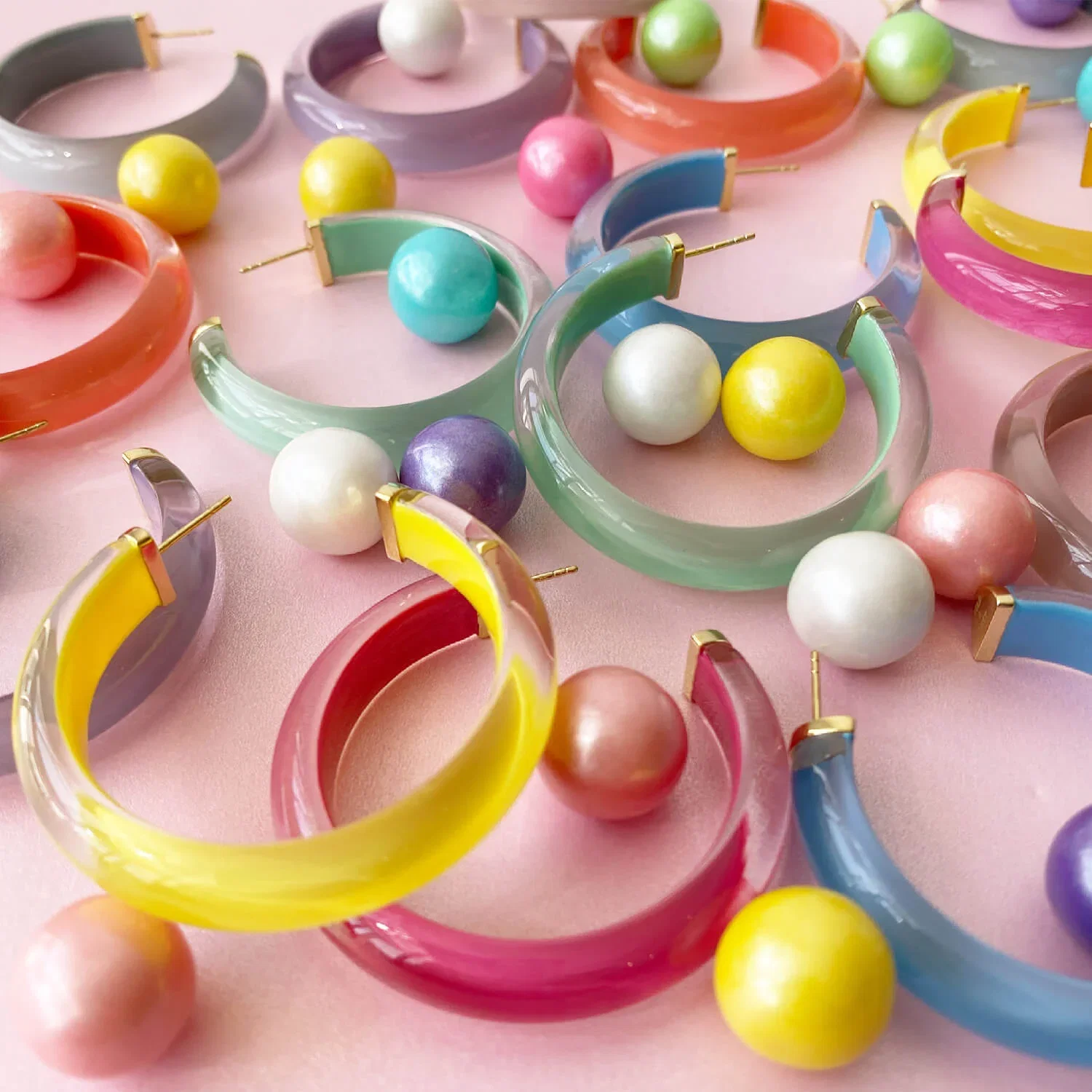 Image of SAMPLE SALE - Medium Illusion Lucite Hoop Earrings