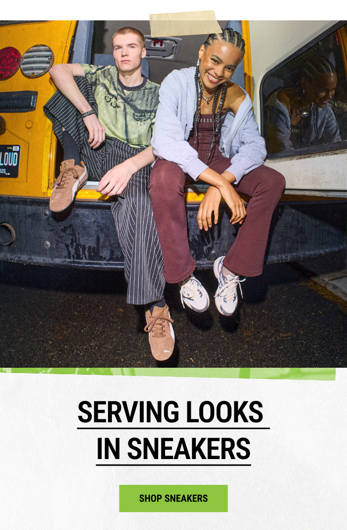 SERVING LOOKS IN SNEAKERS