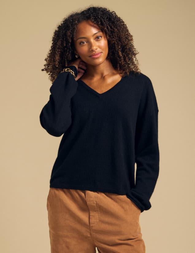 Image of model wearing Amika in Black.