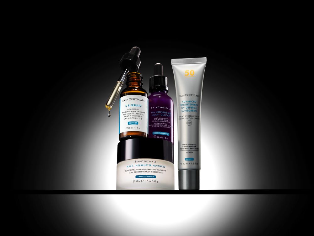 3 best-sellers SkinCeuticals sur un fond dégradé blanc et noir