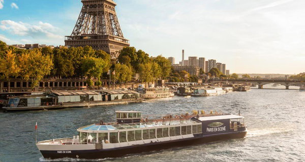 Paris en scène : dîner-croisière d'1h45 sur la Seine pour 1 ou 2 pers. (jusqu'à 21% de réduction)