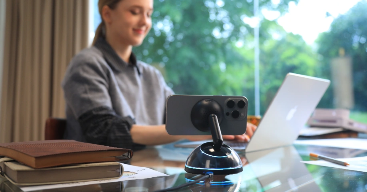 AIPAL DOCK:Meet Your World's 1st Proactive AI Desk Sidekick