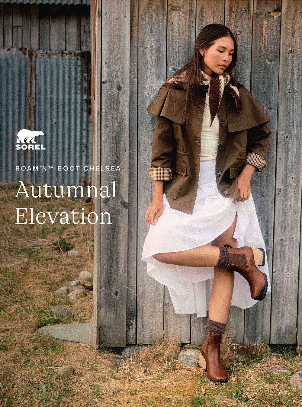 Autumnal Elevation. Roam'n™ Chelsea Women's Boot in Dark Auburn & Blackened Brown