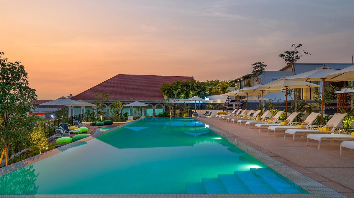 Siem Reap Boutique Luxury with One Lunch or Dinner, Daily Breakfast & Daily Free-Flow Cocktail Hour