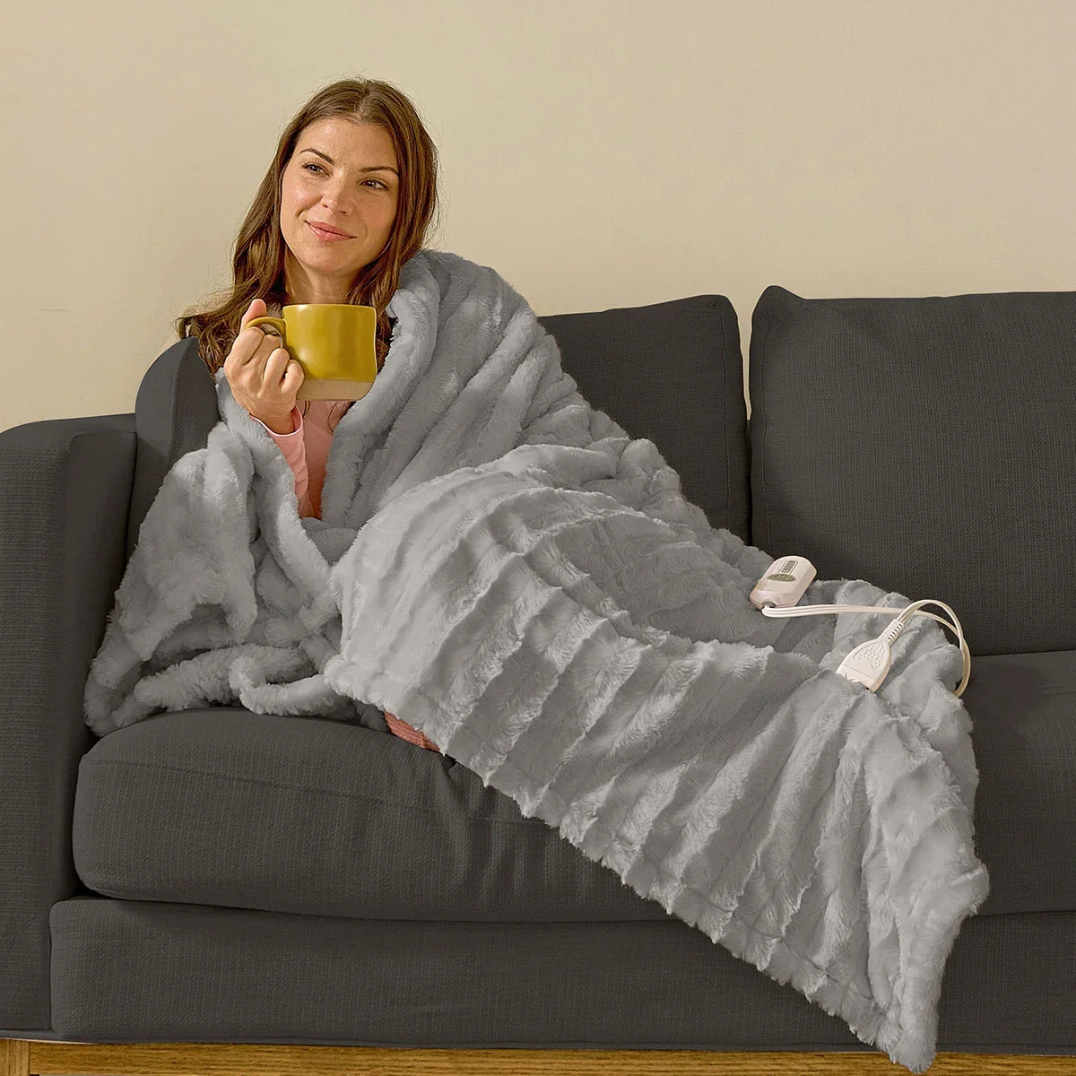 Image of Oversized Faux Fur Heated Throw