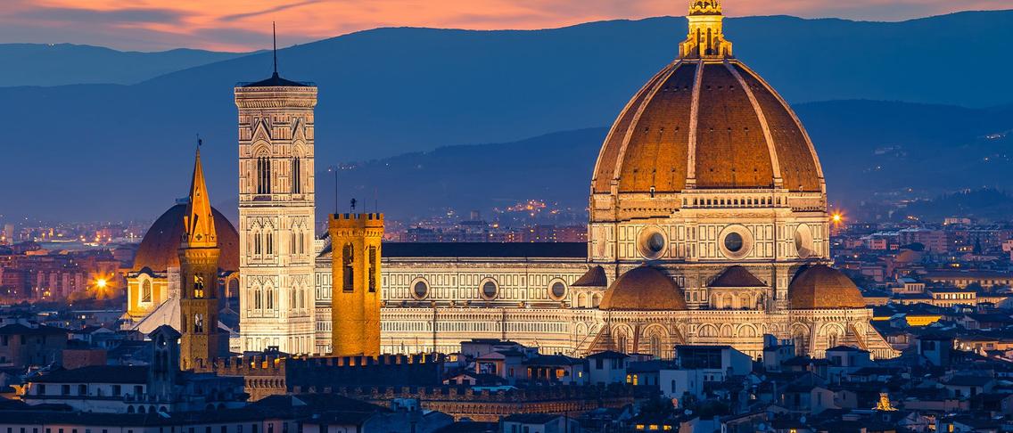 Romantic Florence Escape near the Duomo with Daily Breakfast & Nightly Aperol Spritz