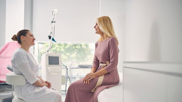 Cancer de l’ovaire: ces symptômes discrets que trop de femmes ignorent encore