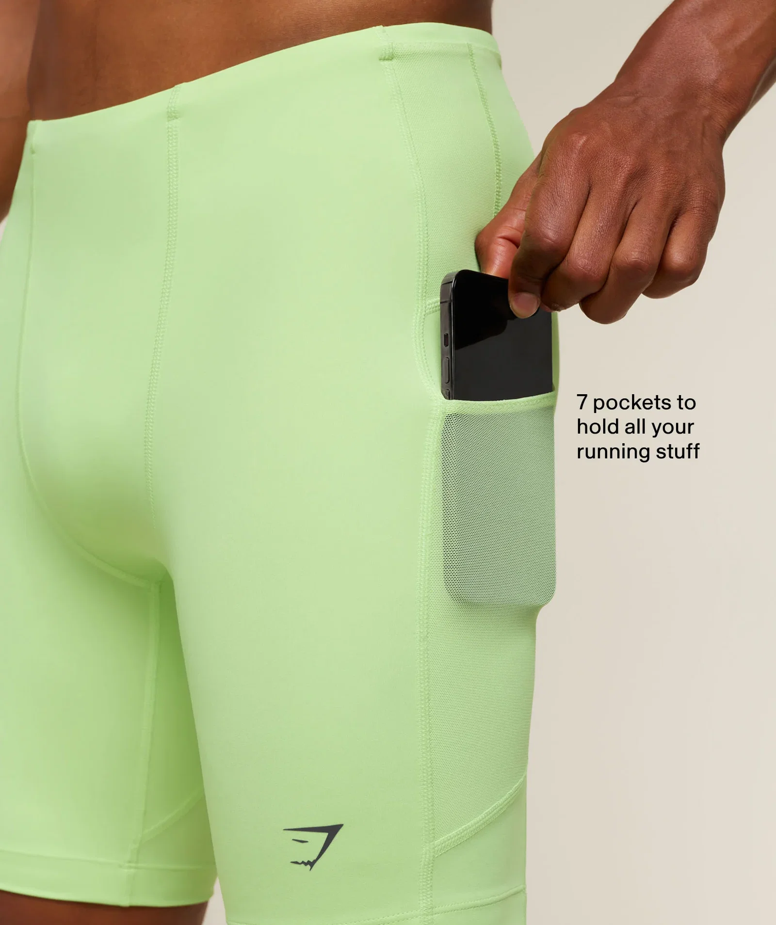 7 POCKETS TO HOLD ALL YOUR RUNNING STUFF