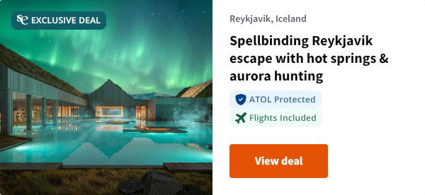 Spellbinding Reykjavik escape with hot springs & aurora hunting
