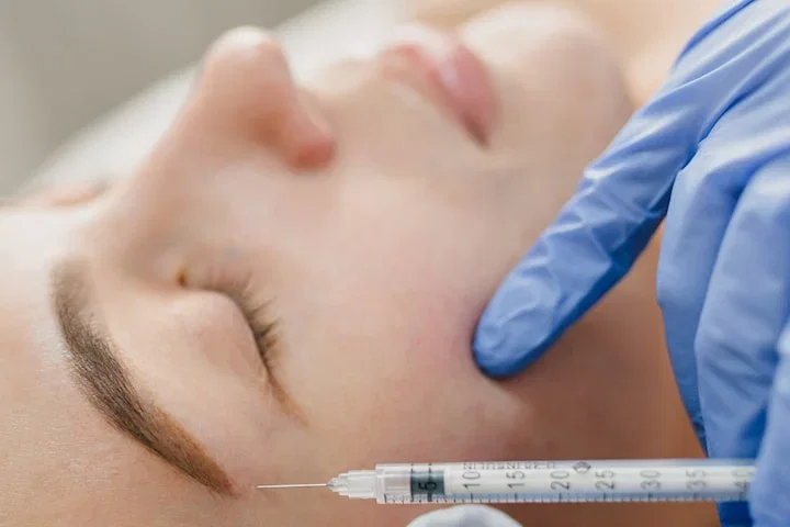 Injektionsbehandling botulinumtoxin 1-3 områden i Kista