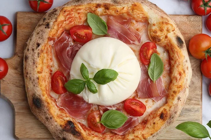 Valfri napolitansk pizza med/utan dryck hos Café Piazza, Gamla Stan