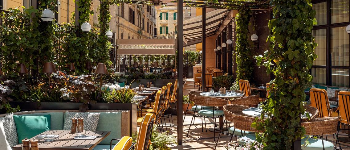 Rome Designer Luxury near Villa Borghese Gardens & Via Veneto with Daily Breakfast