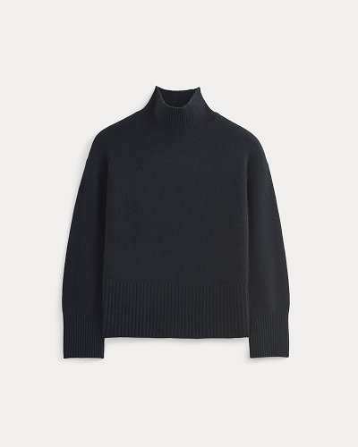 Image | The Boxy Turtleneck in Cashmere | Navy