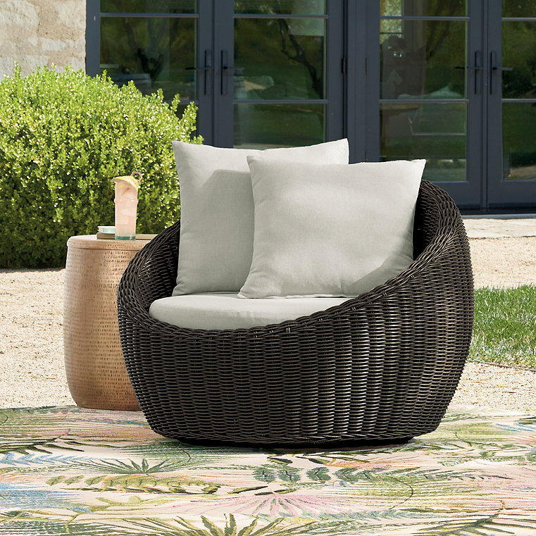 Cayman Outdoor Wicker Swivel Chair