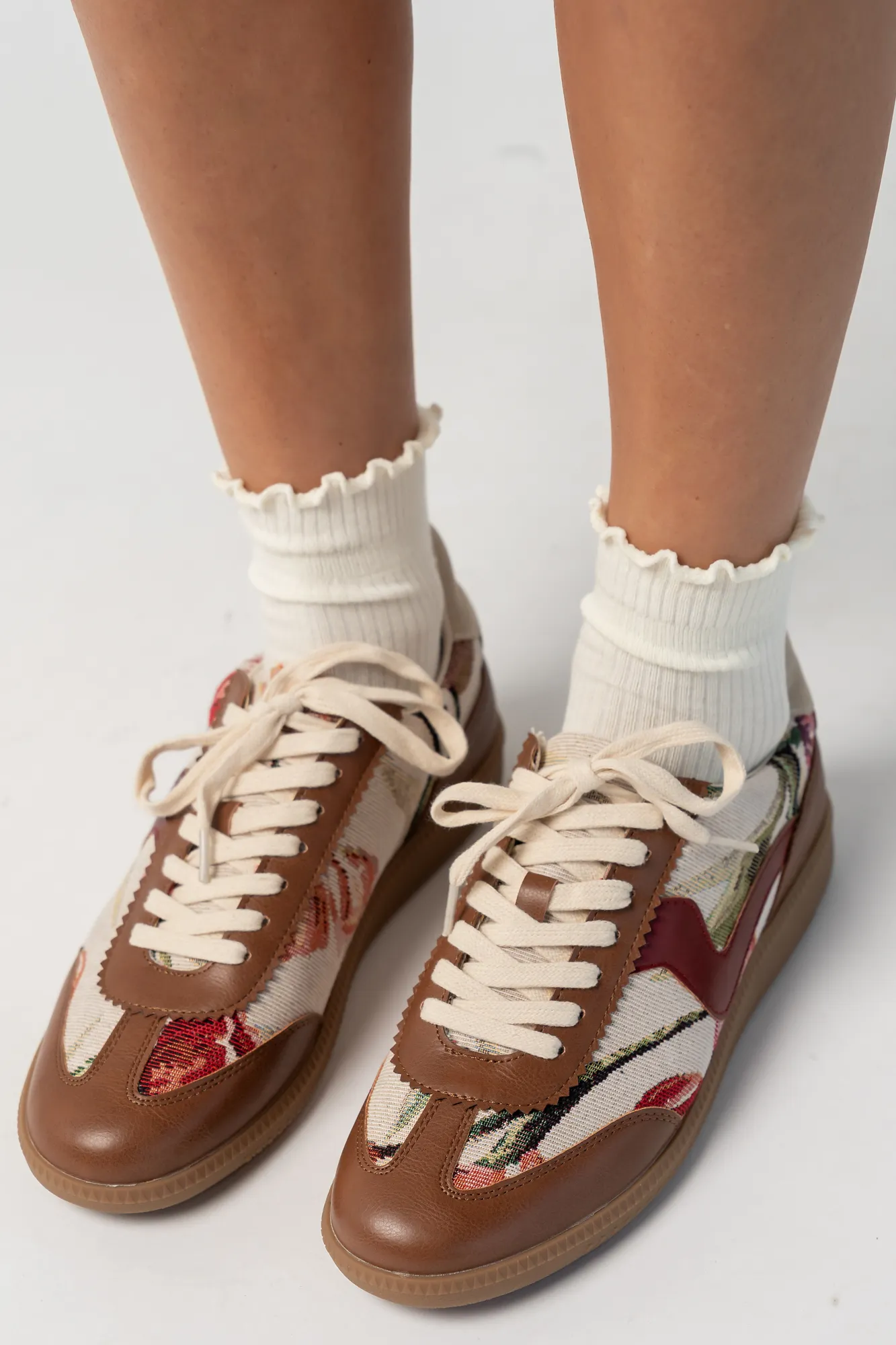Image of Potenza Classic Low Top Sneaker | Cognac Rose Multi