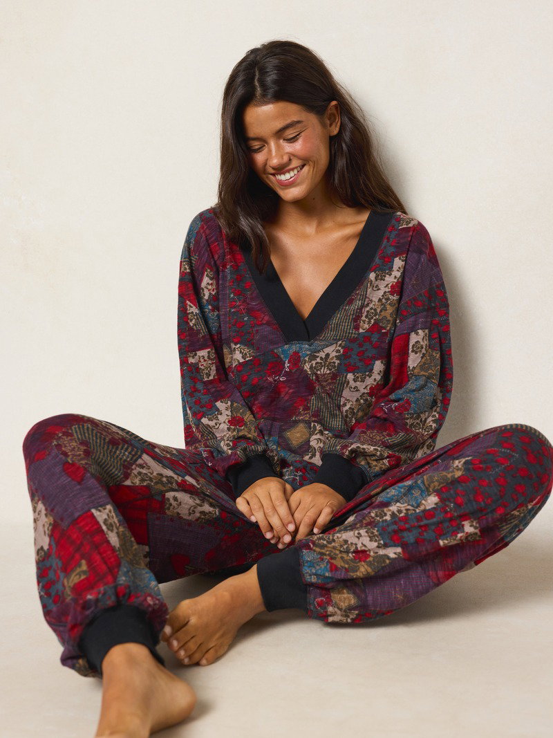PAJAMAS & LOUNGEWEAR