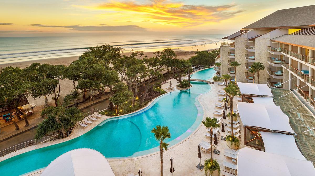 Bestselling Seminyak Beachfront Suites with Daily Breakfast, Nightly Dinner & Unlimited Free-Flow Drinks