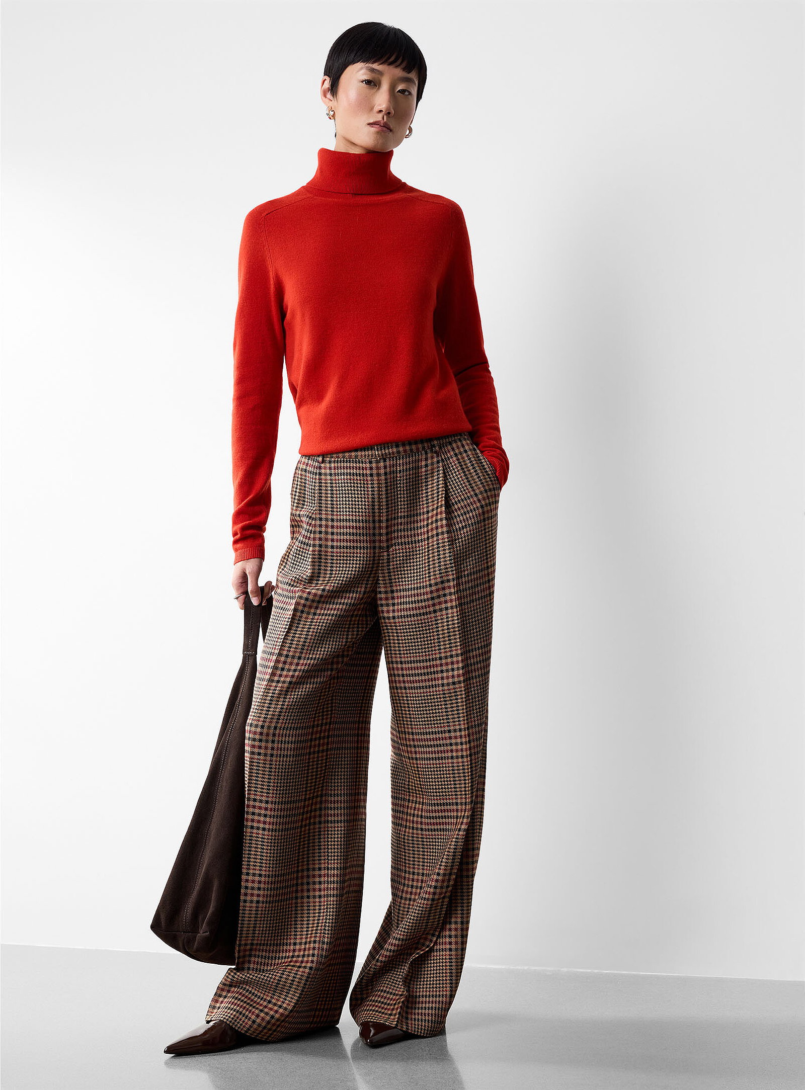 Caramel and merlot plaid pant<br><b>Fit: Wide leg, high rise</b>