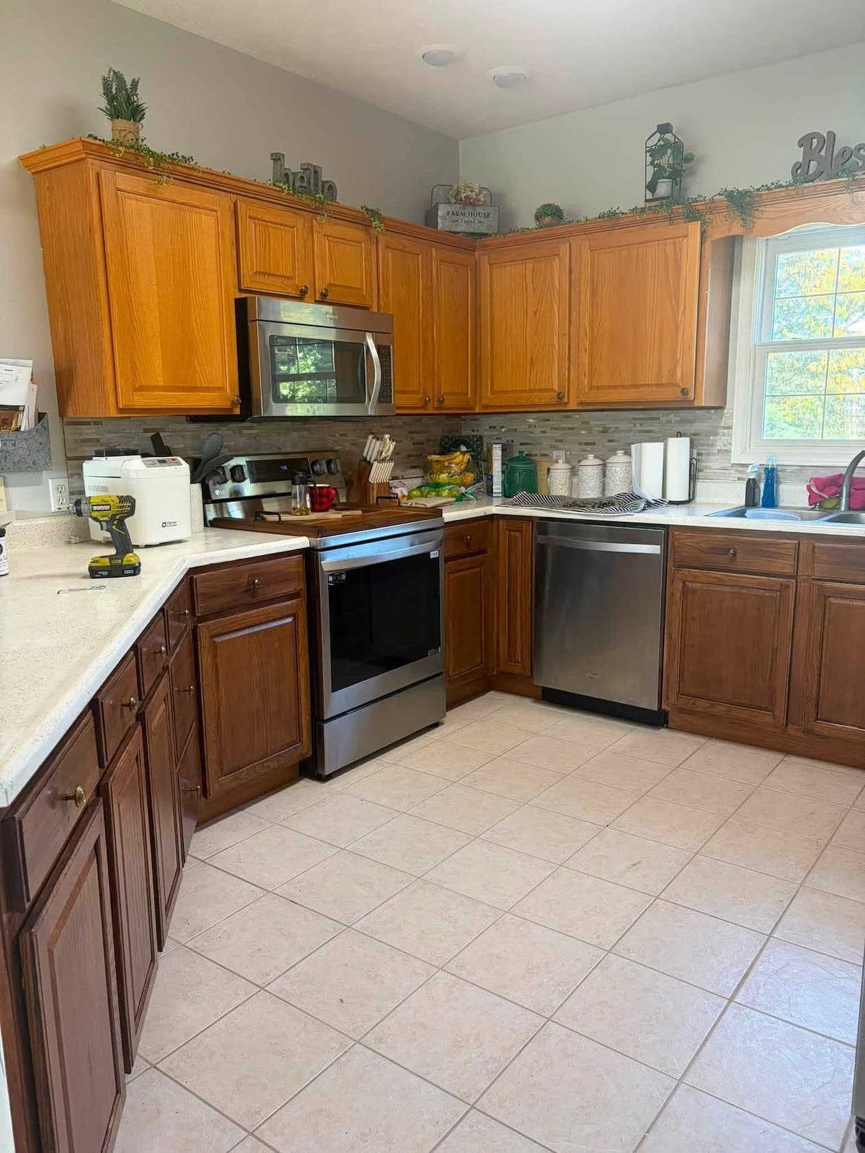 Before and after of a customer’s dining table transformed with Miracle Veil™ Red Toner to soften red and orange tones while preserving the wood grain.