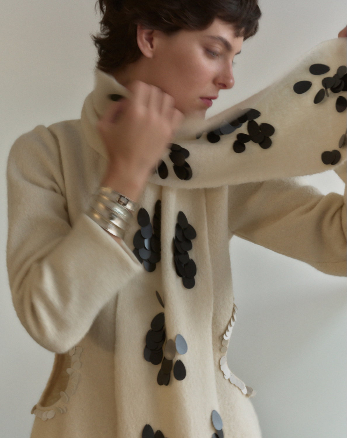 CURVED CUFF