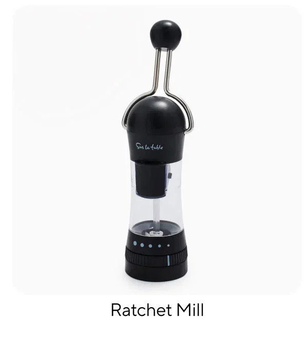 Sur la table Ratchet Mill