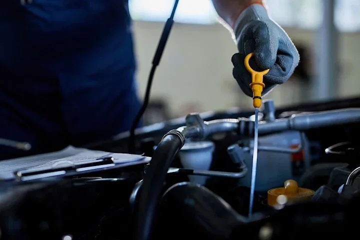 Professionell Basservice hos Car Care Service i Norrtull