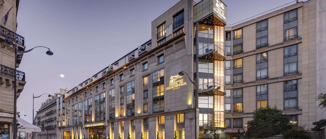 Glamorous Paris Escape near Arc de Triomphe with Daily Breakfast, Nightly Drink & One Child Stays Free
