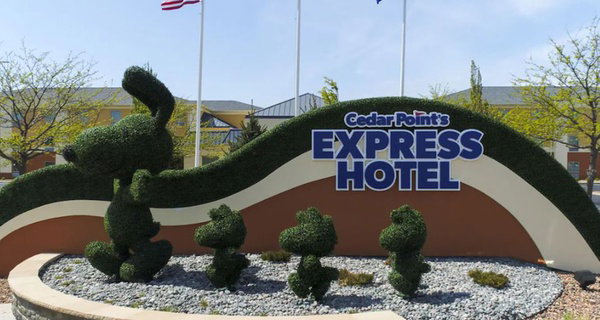 Sandusky Hotel with Cedar Point Early Entry
