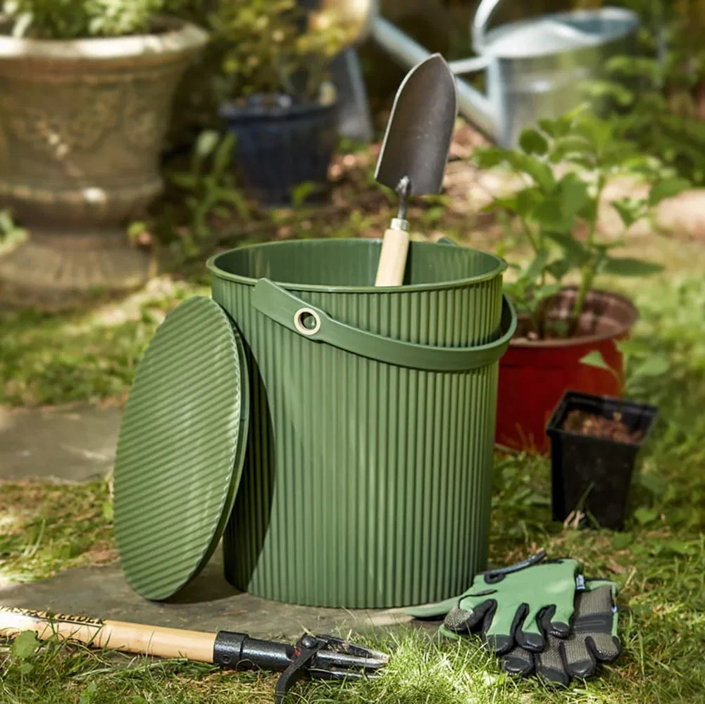 Image of Modern Japanese Garden Bucket