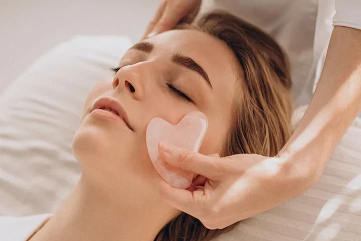 Japansk detoxmassage eller Buccal Gua Sha på Östermalm