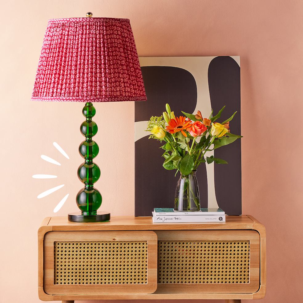 aurora table lamp in green resin