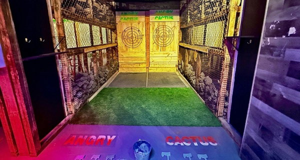 Axe Throwing & Rage Room Deals – Angry Cactus Lounge Chicago