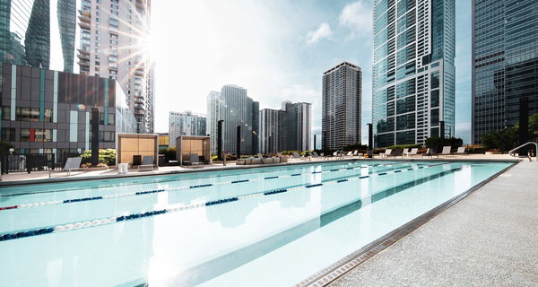 Chicago Downtown Hotel with Indoor Outdoor Pools