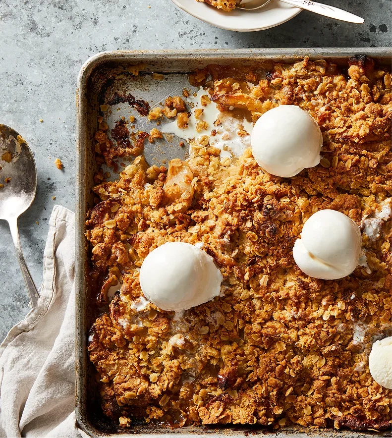 Sheet-pan apple crisp