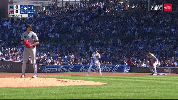 An animated GIF of Pete Crow-Armstrong's 40th stolen base