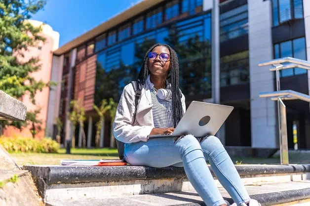 These Colleges Have the Fewest Borrowers Behind on Student Loans